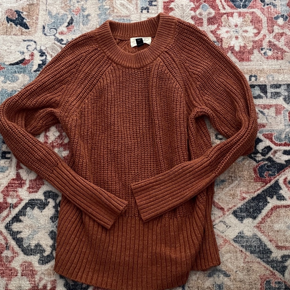 Universal Thread woman’s sweater